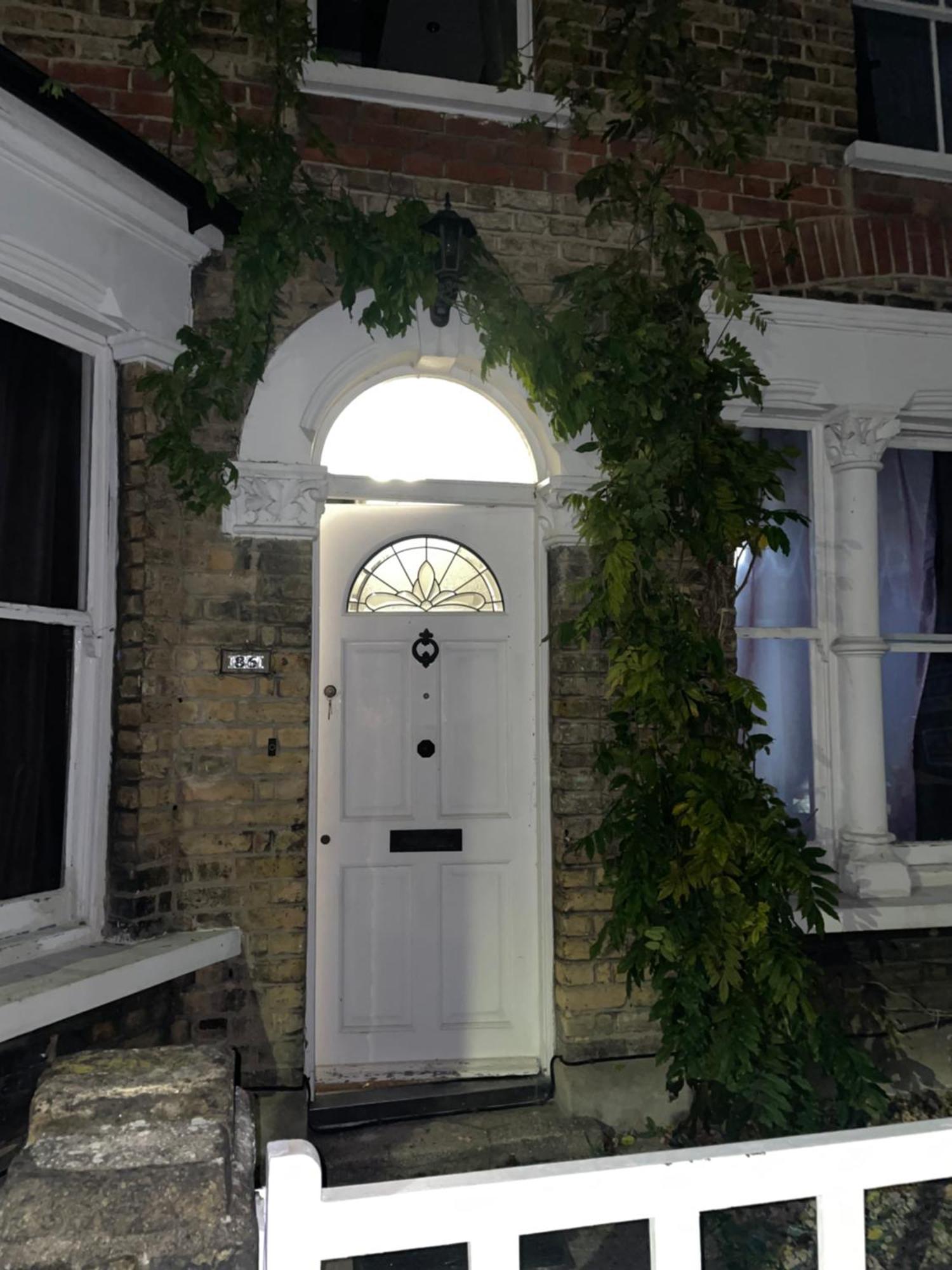 Traditional English 4 Bedroom Home In Greenwich 플럼스테드 외부 사진